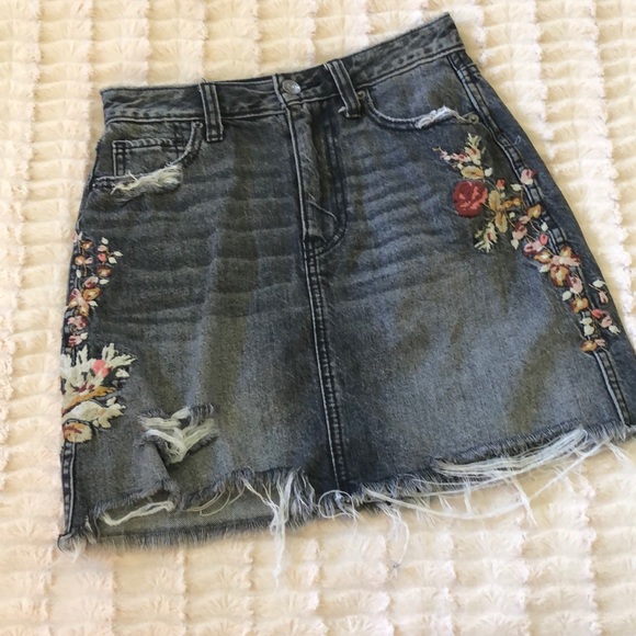 Abercrombie & Fitch denim mini & shorts BUNDLE - Picture 2 of 8